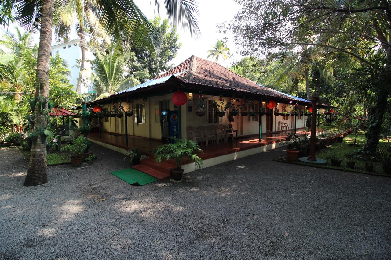 棕榈树林服务式别墅酒店 Kochi 外观 照片