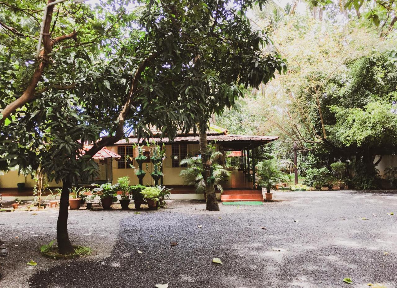 棕榈树林服务式别墅酒店 Kochi 外观 照片